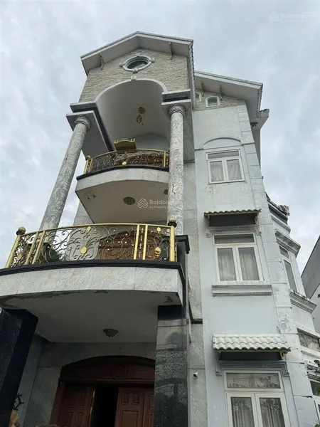 Bán nhà 1t 2l mặt tiền 7m đường số lò lu, quận 9 nội thất gỗ