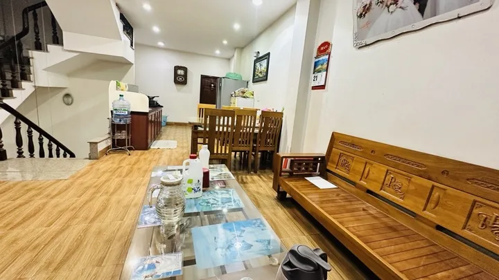 Bán nhà 4 Tầng - Mặt Tiền Kinh Doanh, DT: 90m² full thổ cư ngang 6m giá 12.7 tỷ tại Phường Bình Tân