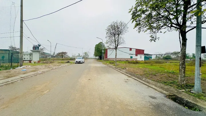 Bán 97.5m đất dự án tam đa new center yên phong nhìn sân bóng. Cạnh khu công nghiệp yên phong mở rộng. Xã yên phong bắc ninh