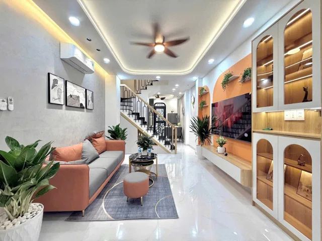 L1611 ⭐️ sát Huỳnh Văn Bánh Lê Văn Sỹ, SHR, Vuông, 4 tầng, 3.4x10m, 6.x tỷ