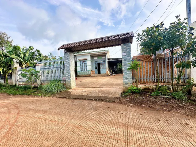 🔥 BÁN GẤP TRONG TUẦN – LÔ ĐẤT HẺM C1 TỈNH LỘ 8
📍 Hẻm cấp 1 – Cổng chào Cư Suê - dốc Buôn Rư