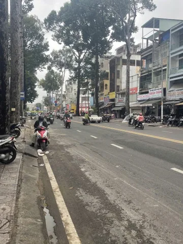 Mặt Tiền Đường Ngô Gia Tự - Nhà 4 Tầng, DT: 104m² ngang 3,72m giá 42 tỷ Phường Vườn Lài