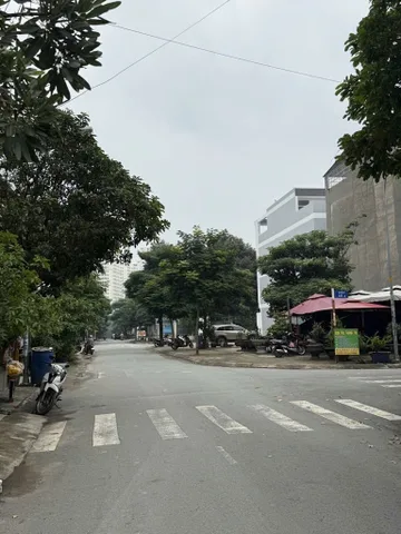 Nhà Góc Hai Mặt Tiền - 4 Tầng, DT: 170m² ngang 11m giá 17.5 tỷ Phường Tân Tạo