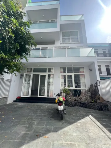 Định Cư, Đầu Tư Ngay Căn Nhà Trung Tâm Nha Trang
Mặt Đường Hà Thanh, Ngay Gần Chợ Đầm, Gần Biển Nha Trang