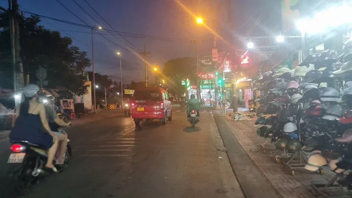 Bán nhà gấp Cấp 4 Căn Góc MT Bình Long Tân Phú
