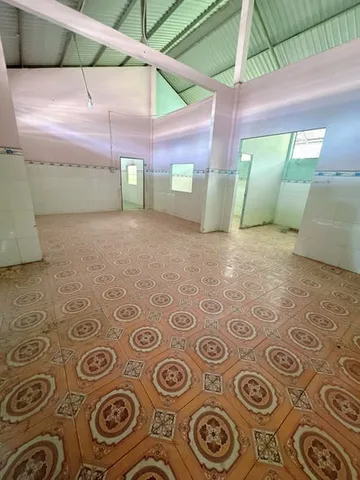 Cho thuê nhà xây sẵn mặt tiền trung tâm TP Bến Tre 400m2, giá 28 triệu