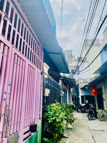 Bán nhà Lê Đình Cẩn Dt-100m2 -2 tầng -2pn ,Giá 4.850 tỷ .Vị trí đẹp gần chợ, trường học ...