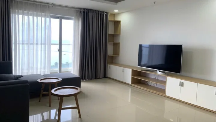 Blooming Tower Đà Nẵng tầng cao thoáng mát. Căn 3PN 135m², full nội thất, view đẹp