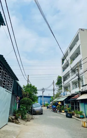 MẶT TIỀN 5x20M – NHÀ ĐẸP 3 TẦNG – GẦN AEON TÊN LỬA – KCN TÂN TẠO ,Giá 7tỷ
Nhà mới, thoáng, thiết kế hiện đại.
4PN – 3WC – sân thượng trước sau.
Khu vực khan hiếm nhà mặt tiền giá tốt.