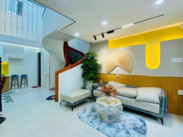 Bán nhà rất gấp DT 41m2, giá 1 tỷ 850 triệu Âu Dương Lân, P3, Quận 8 cách cầu Chữ Y 300m, sổ riêng