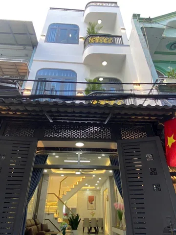 Chủ gửi bán căn 48.9m² Phạm Văn Hai, Tân Bình gần chợ. Giá 3 tỷ 390. Xây 1 trệt 2 lầu. Sổ sẵn