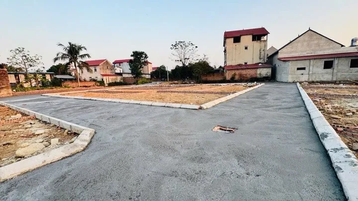 Hàng F0 mới Làm Mặt Bằng 80 m 
Giá Rẻ Nhất Khu Vực 
Nhỉnh Tỷ 1 Lô Siêu Đẹp  Tại Sơn Đoài - Sóc Sơn