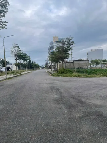 Đất biển Đà Nẵng lô góc = giá lô thường