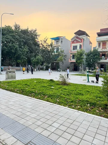 Bán 70m đất giãn dân đồng soi nhìn vườn hoa. Cạnh hồ. Phường vũ ninh tỉnh bắc ninh