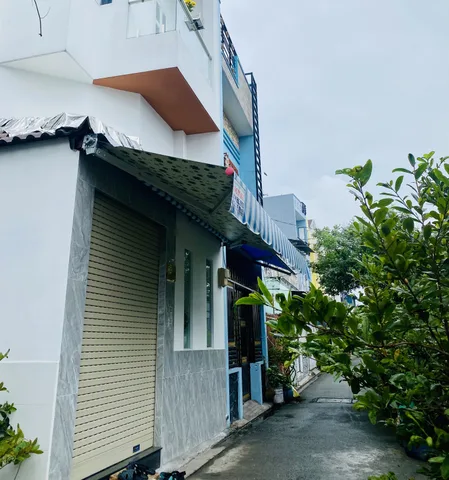 ☘️🏠BÁN NHÀ GẦN NGÃ TƯ BỐN XÃ – HẺM XE HƠI THÔNG – 40M2 – 3PN 3WC – GIÁ 4.95 TỶ. Tiện ích đầy đủ,Gần chợ ,trường học các cấp 

📕Sổ hồng riêng 
– EEBF3C