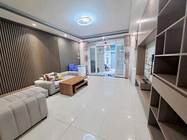 L1664 ⭐️⭐️ Giảm 300tr! sát chợ Xóm Mới GV, SHR, Nở hậu, 2 tầng, 4.3x15m, 4.x tỷ