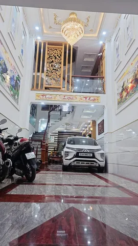 Bán nhà 5 Tầng , Hẻm ôtô, DT: 68m² ngang 4m giá 7.5 tỷ Phường Bình Tân