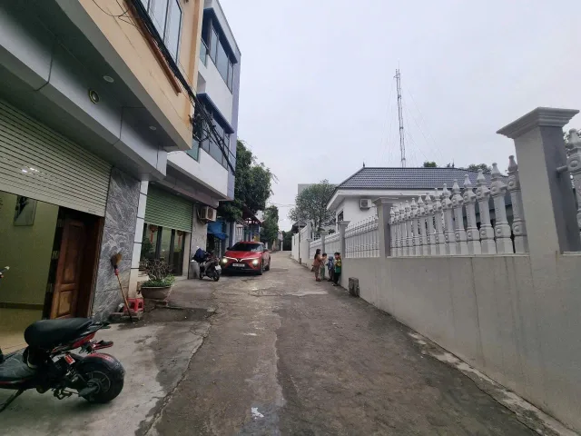 Bán 304m đất full thổ cư bò sơn núi. Đường ô tô ra vào thoải mái. Cách 300m ra tới hồ điều hoà và công viên. Phường võ cường tỉnh bắc ninh