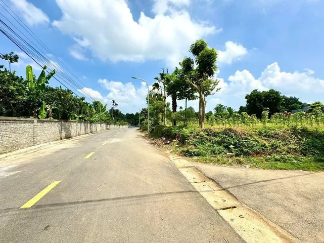 2228m 300tc - Lô góc 2 mặt tiền, Đường thông - Cư Yên, Lương Sơn, HB