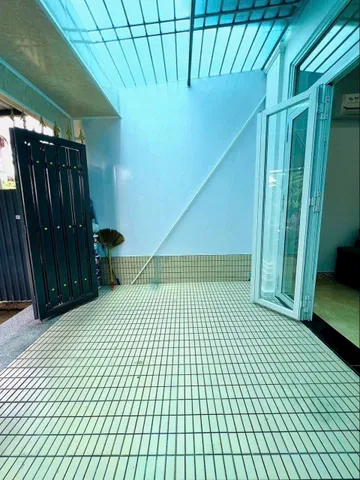 🚗 BÁN NHÀ 3 TẦNG - 53M2( 4*13) - HOÀN CÔNG, ĐƯỜNG 8M - TẶNG FULL NỘI THẤT - NHÀ MỚI - HẺM XE HƠI - GẦN CHỢ, UBND - LONG TRƯỜNG, THỦ ĐỨC.(T)