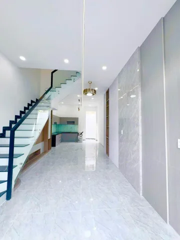 🚗 BÁN NHÀ 3 TẦNG - 51M2( 4*13) - HOÀN CÔNG - 4PN, 4WC - TIỆN ÍCH BỔ VÂY -  HẺM XE HƠI - GẦN CC, CHỢ - LONG TRƯỜNG, THỦ ĐỨC.(P).