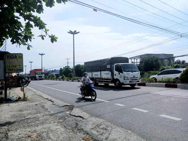 CĂN NHÀ LÔ GÓC ĐẸP RỰC RỠ. MẶT TIỀN Đường Mỹ Hưng. Bao rẻ Nhứt Mỹ Tho. TG cũ.