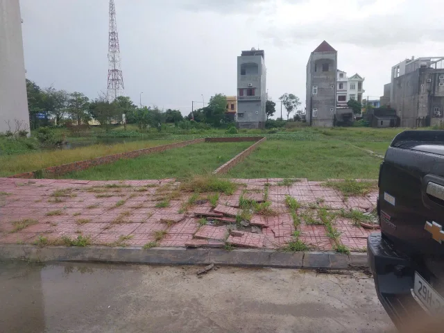 BÁN GẤP LÔ ĐẤT MẶT TIỀN – GIÁ RẺ HƠN THỊ TRƯỜNG