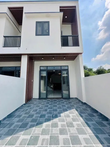 BÁN NHÀ GẦN TÂN UYÊN BÌNH DƯƠNG SỔ RIÊNG THỔ CƯ CHỈ 400 TRIỆU NHẬN NHÀ