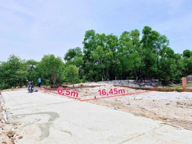Bán mảnh đất vinh an gần nhà hàng lê đô giá 2xx triệu.