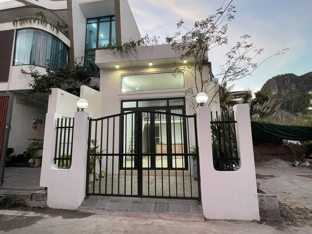 BÁN NHÀ SÁT BÃI TẮM HỒNG GAI,PHƯỜNH HẠ LONG