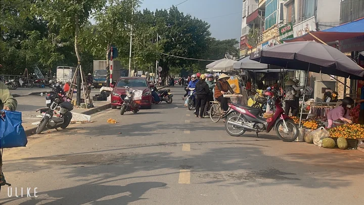 Bán Gấp 80 m Full thổ cư tại Thị Trấn Sóc Sơn
100 m ra Chợ Trung Tâm Huyện Sóc Sơn