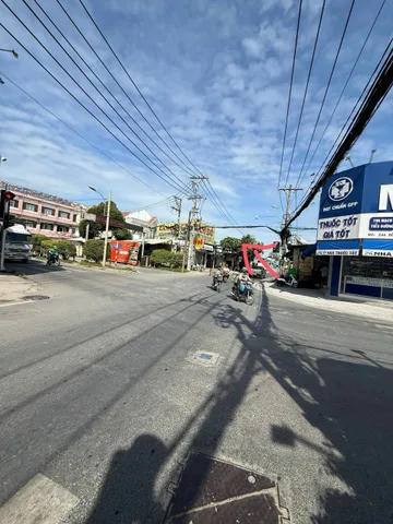 Bán nhà 120m2. Mặt tiền KD Đỗ Văn Dậy. Khu VIP