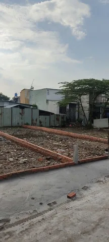 Cần bán 3 lô liền kề giá tốt. Xã Đông thạnh 
Hẻm xe hơi 6 x18