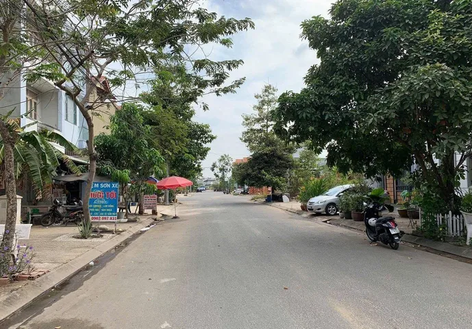 Thanh lý lô đất 92.5m2 ngang 5m ngay bx miền đông mới ga metro suối tiên, giá 4,3 tỷ bao thuế có sổ sẵn
