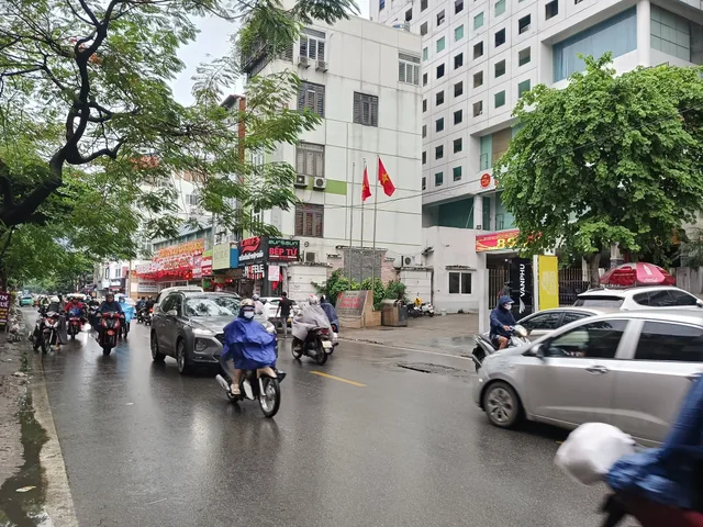 Trung tâm quận Đống Đa - Nhà mặt phố 6T vỉa hè phố Thái Thịnh - Kinh doanh sầm uất