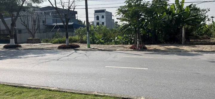 Bán đất mặt đường Phạm Văn Đồng 184m² ngang 8m giá 8.28 tỷ Phường Nam Đồ Sơn