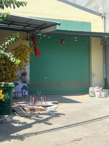Bán Kho, nhà xưởng Full thổ cư Tx 40 giá cực hót . Có 1 nhà trọ
