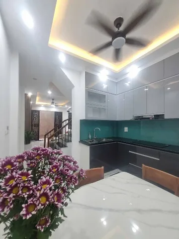 Bán nhà Kim Giang 33,1m² ngang 4m giá 8.6 tỷ Phường Định Công