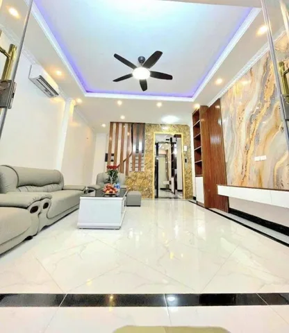 Bán nhà Tây Mỗ 33M2 * 6 tầng Thang Máy, Gần ngay hồ điều hoà, view tháng ô tô đỗ cách nhà 30m