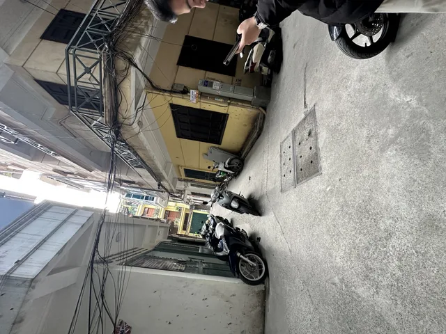 Bán nhà 1646.5m² ngang 3,9m giá 16.56 tỷ Phường Láng
