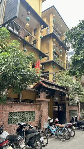 BÁN BIỆT THỰ PHỐ ĐỘI CẤN. 140M2 - 4 TẦNG. MT 11M. KINH DOANH.