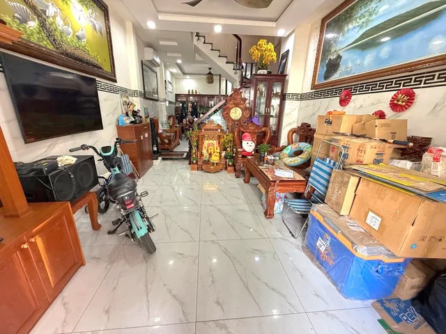 BÁN NHÀ ĐẸP CẠNH TỈN.H LỘ 10 - KHU TÊN LỬ.A - ÔTÔ VÀO NGỦ - ( 4X13M )