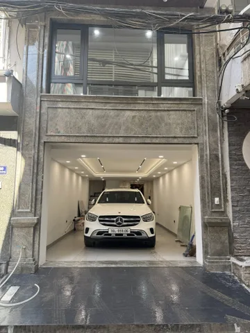 Siêu Phẩm! Hoàng Quốc Việt, Oto Tránh,Thang Máy,DT:42m2 x 7Tầng,MT: 3.96m,Giá: 23.2 tỷ Cầu Giấy