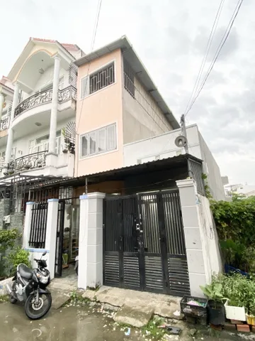 BÁN ĐẤT TẶNG NHÀ KHU BÀN CỜ TX40 – ĐƯỜNG 6M THÔNG – GẦN SÔNG VÀM THUẬt