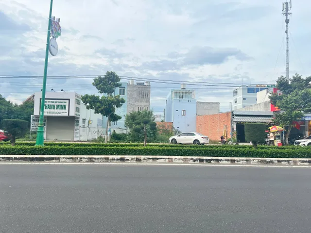 Bán 2 lô đất mặt tiền Hùng Vương trung tâm Phan Thiết