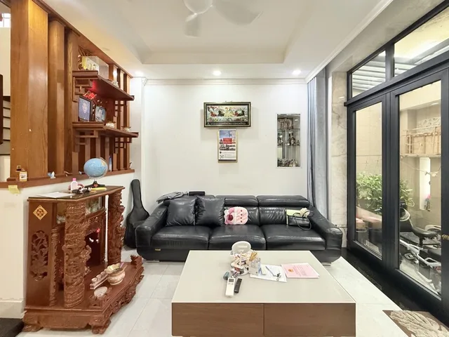 Bình thạnh gấp bán 4 tầng , gần chợ, trường hoch