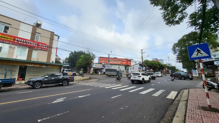BÁN LÔ ĐẤT MẶT TIỀN KINH DOANH LÊ DUẨN
