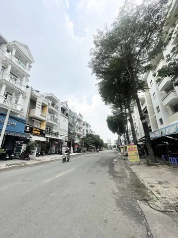 MẶT TIỀN KINH DOANH CHUNG CƯ DA SÀ BÌNH TÂN 118M2 5.7 TỶ LỀ 6M SÁT QUẬN 6