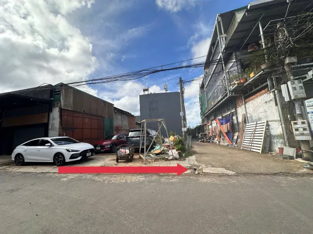 Bán đất 133.6m² có sẵn 40m² thổ cư ngang 6.5m giá 5.88 tỷ tại Phường Buôn Ma Thuột