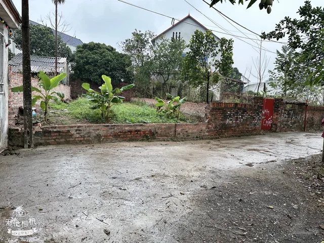 Bán 133 m  Cộng Hoà - Phù Linh  Đường ô Tô vào tận đất